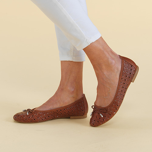 Caprice ballerina shoes discount