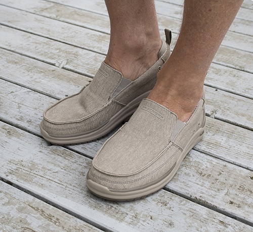skechers with bow